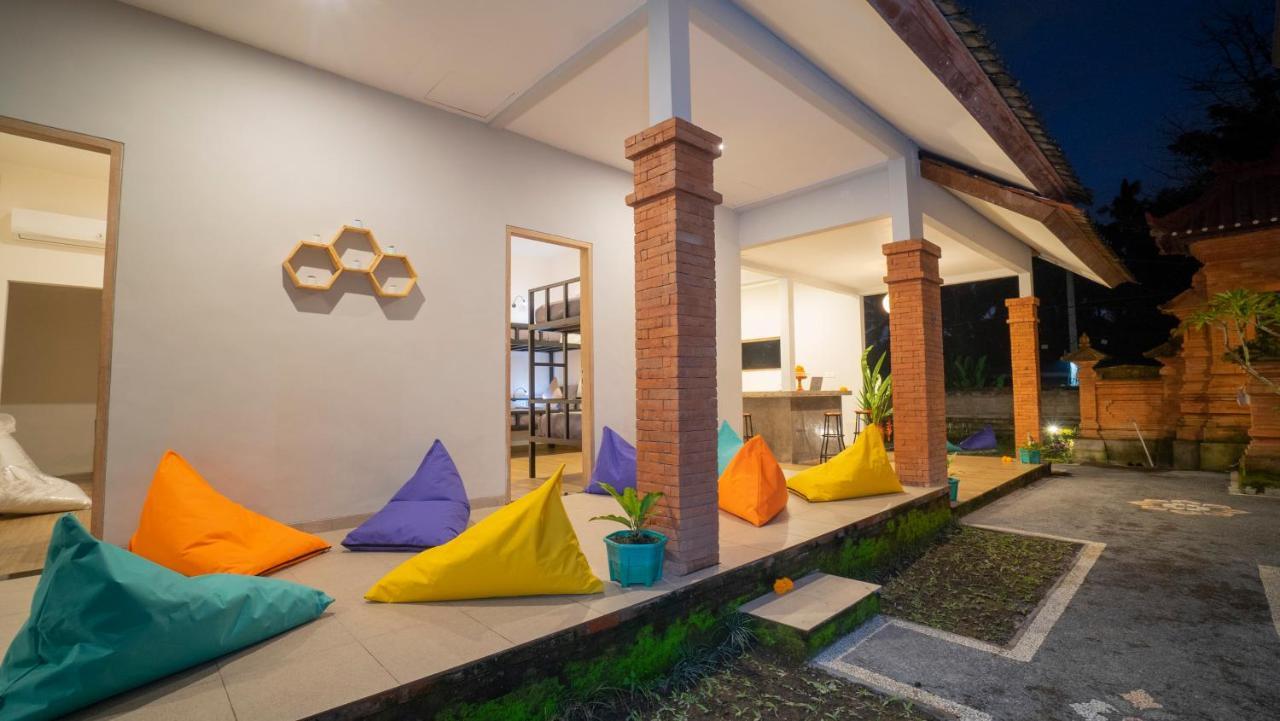 Aura Dormitory House Ubud 外观 照片