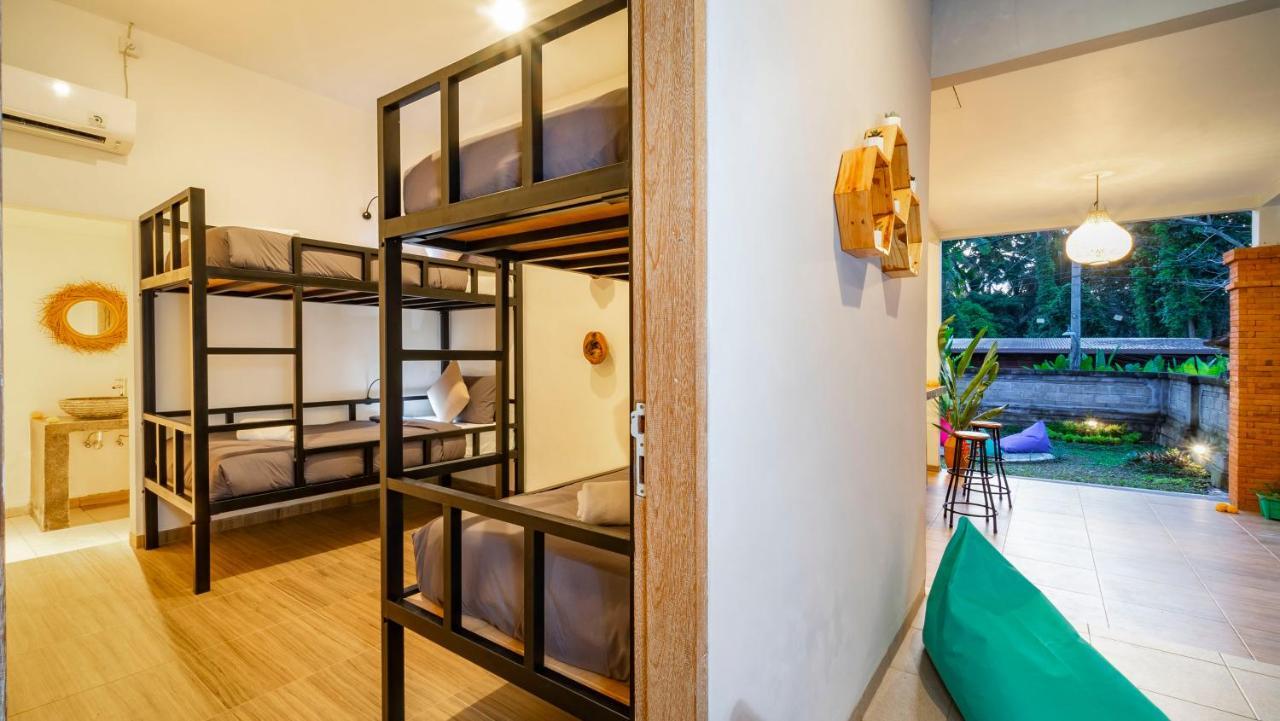 Aura Dormitory House Ubud 外观 照片